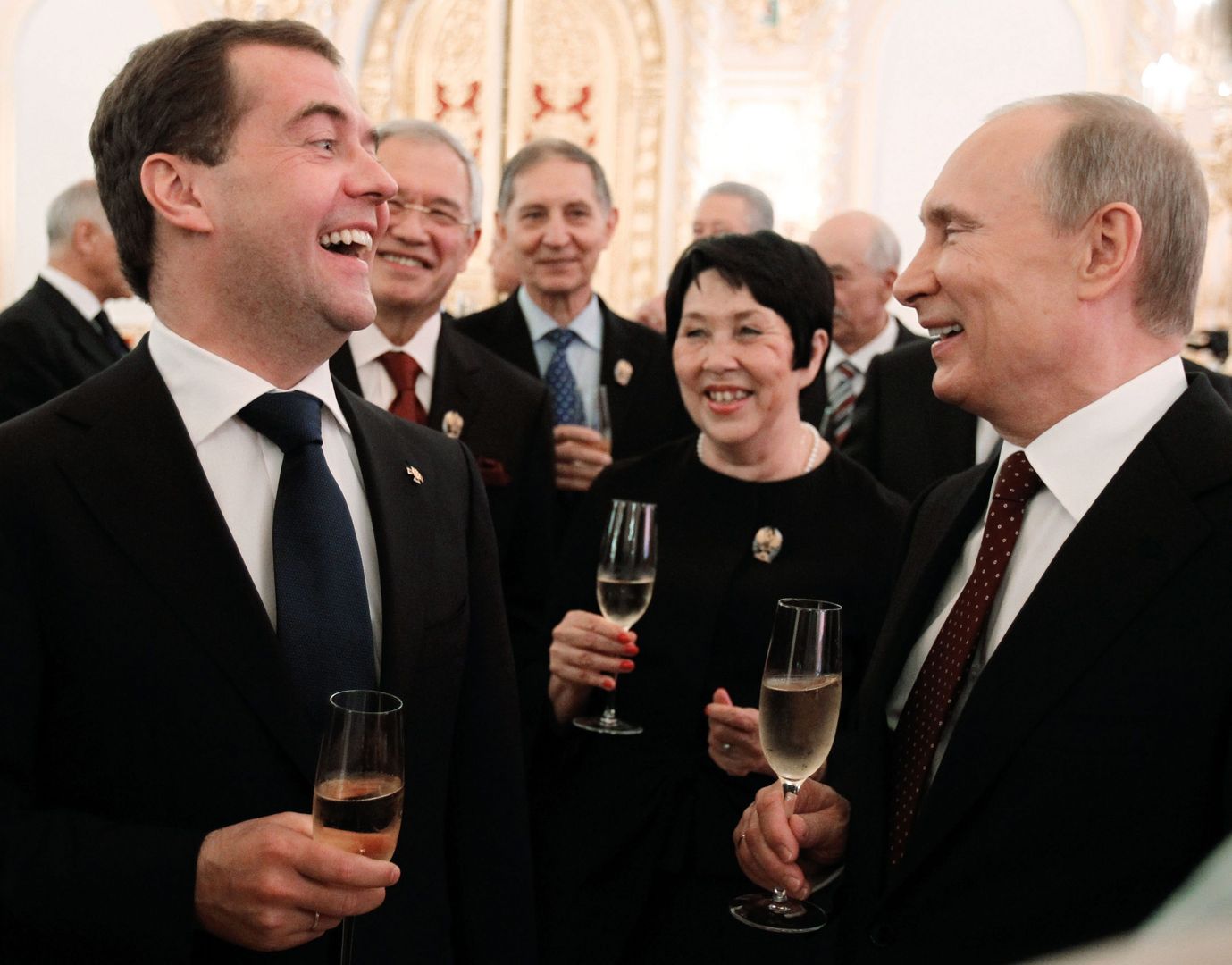 Nowy sposób Putina na Amerykanów. Podstawia piękne kobiety