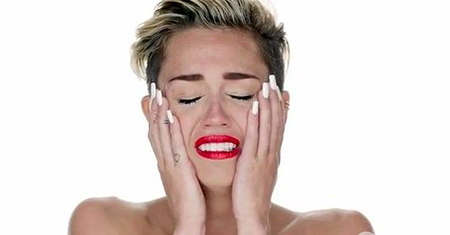 Miley Cyrus otarła się o śmierć! Dzisiaj żałuje swojego zachowania. Konkretnie dwóch sytuacji