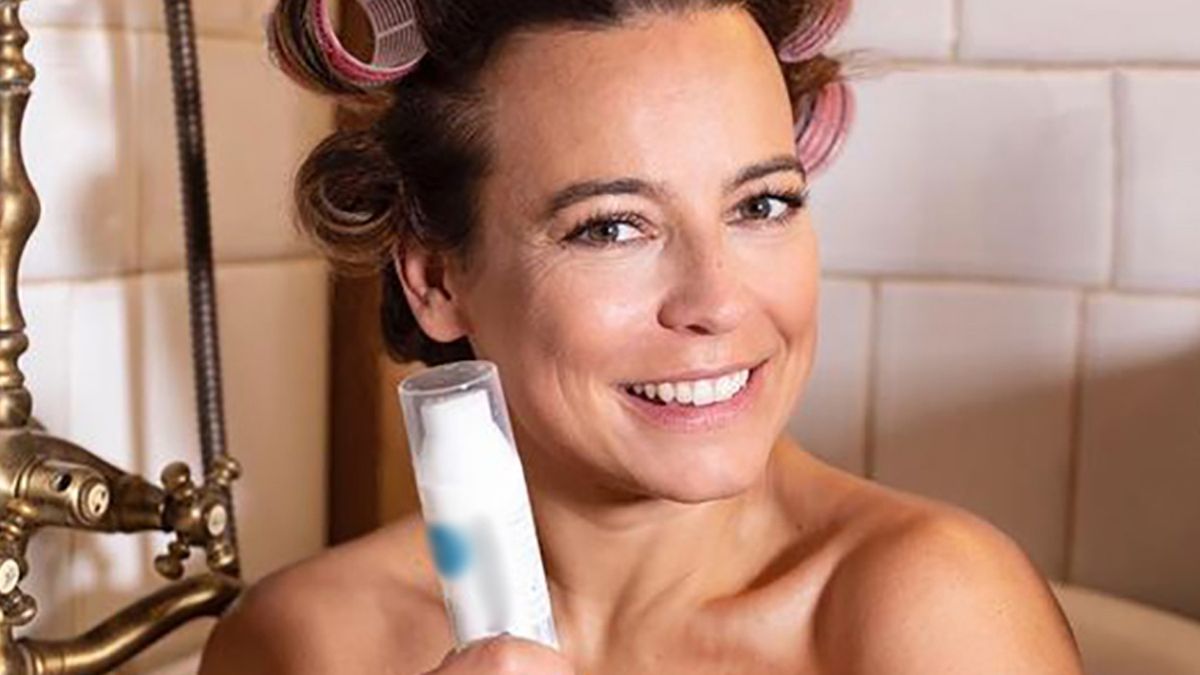 Anna Mucha w czasie kąpieli