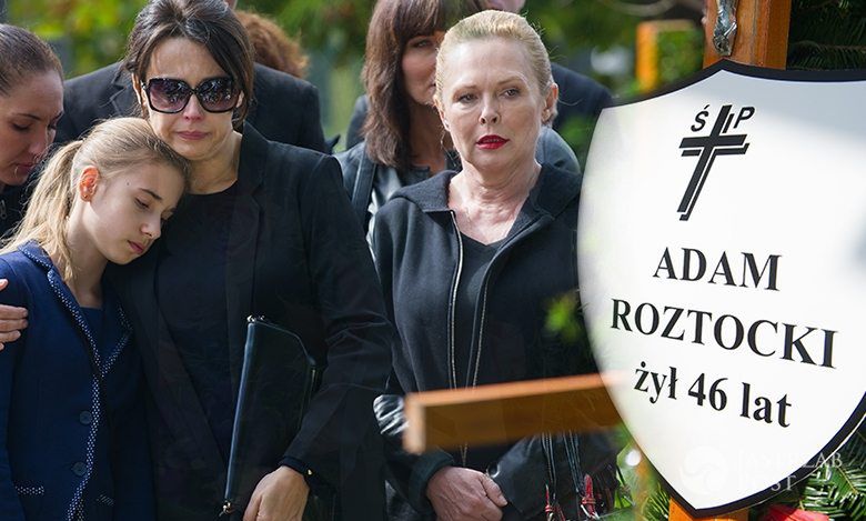 Na Wspólnej odcinek 2195, Weronika Roztocka (Renata Dancewicz), pogrzeb Adama, fot: x-news