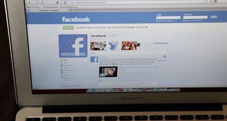 Co trzecie małżeństwo rozpada się przez... Facebooka!