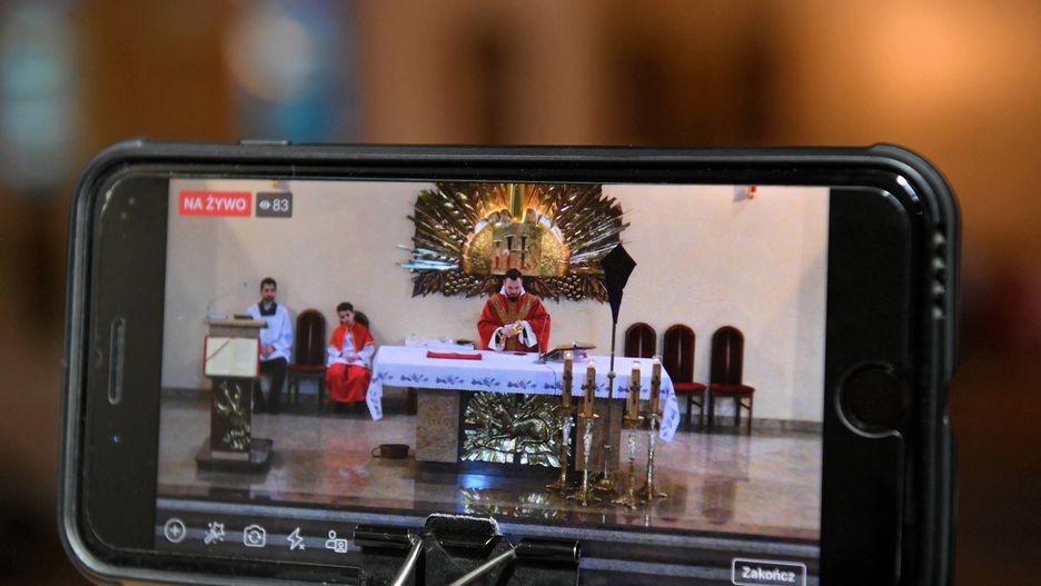 Triduum Paschalne i Wielkanoc 2020. Transmisje mszy świętych online i w telewizji