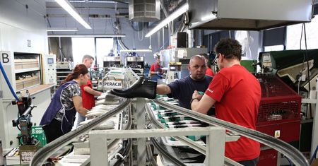 Produkcja butów w Polsce. Branża złapała zadyszkę