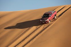 Toyota Hilux na najstarszej pustyni świata
