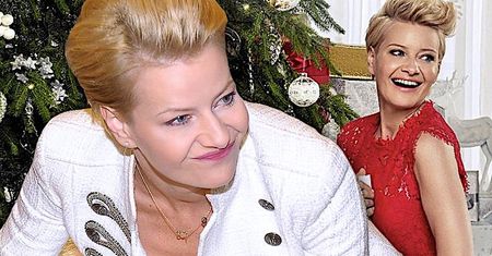 Małgorzata Kożuchowska spędza święta w śnieżnym raju! Obrazek w tle wygląda jak fototapeta. Jest też fotka w wystrzałowej kreacji pod choinką