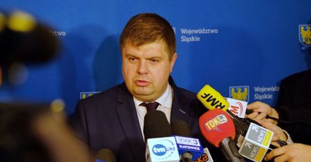 Polacy nie mają wątpliwości. Politycy zmieniający po wyborach partię to kłamcy
