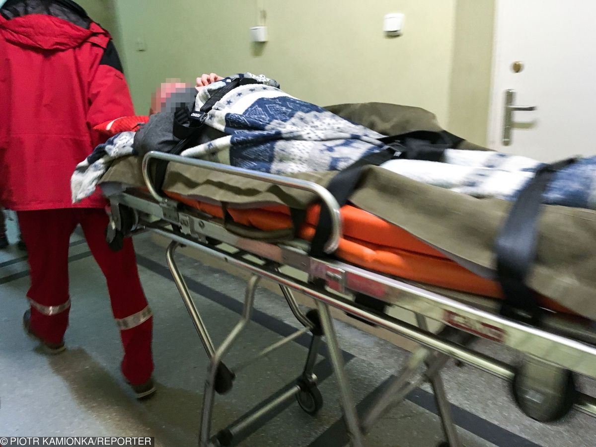 Nowa afera w szpitalu MSWiA. Wyrzucili pacjenta na korytarz, bo przyjechał polityk