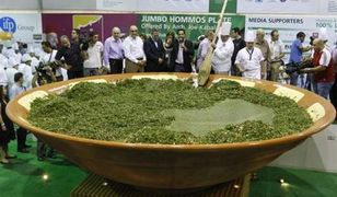 Największa na świecie sałatka z kuskusu i pomidorów