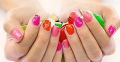 Sztuczki, które znacznie ułatwią domowy manicure