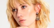 Duże kolczyki idealnym dopełnieniem stylizacji