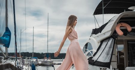 Moda na szerokie spodnie. Szwedy czy kuloty?