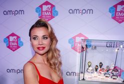 Celebrytki pochwaliły się dekoltami na imprezie przed MTV EMA
