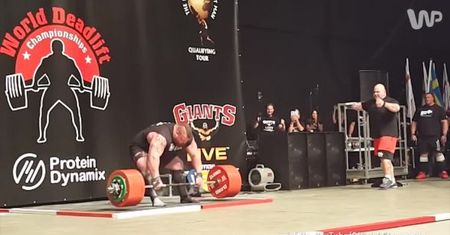 #dziejesiewsporcie: niewiarygodny wyczyn! Strongman podniósł pół tony