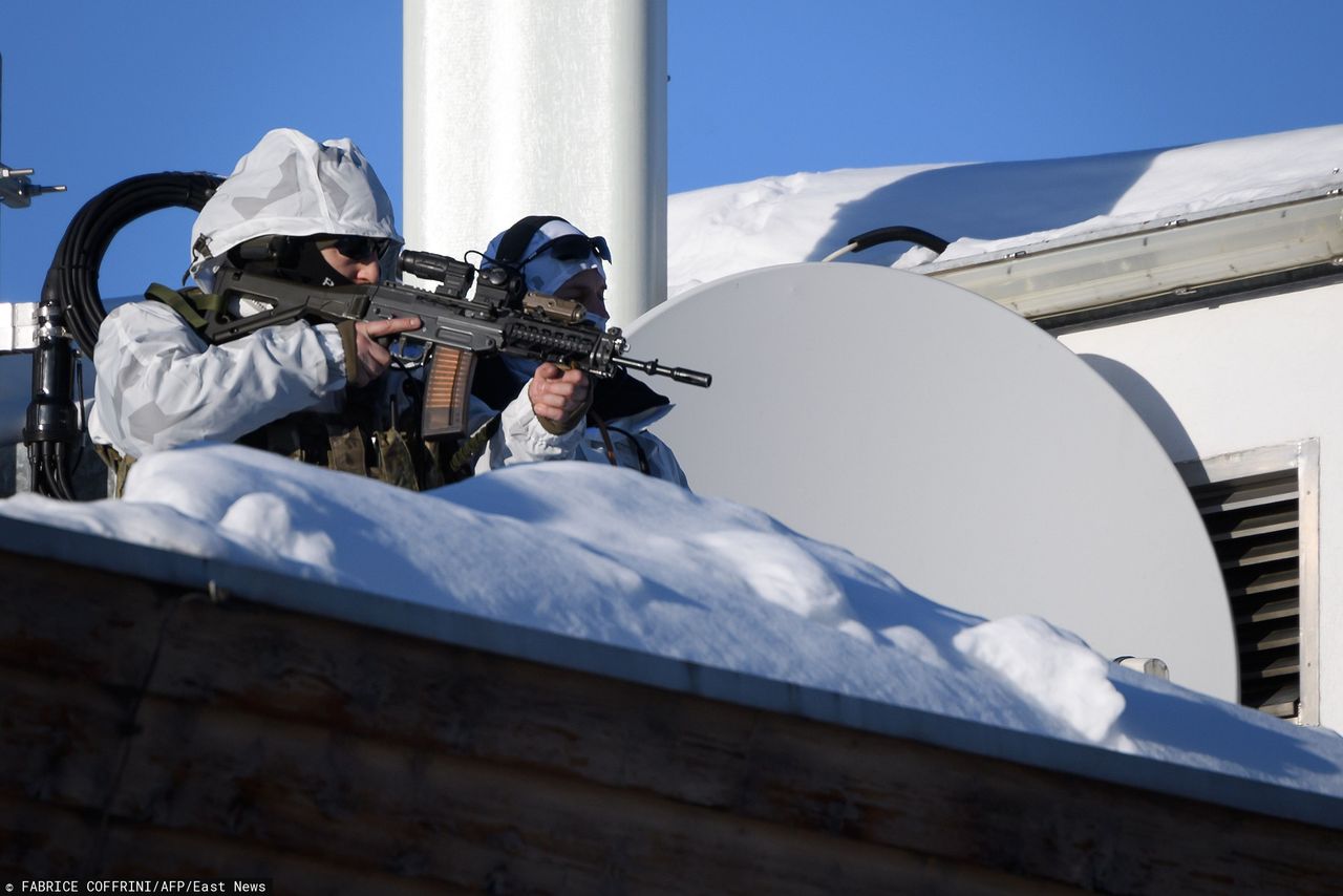 Konferencja jak wojna. Na ulicach policja, wojsko i wozy opancerzone