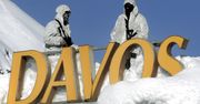 W Davos jak na wojnie: snajperzy na dachach, wozy opancerzone na drogach