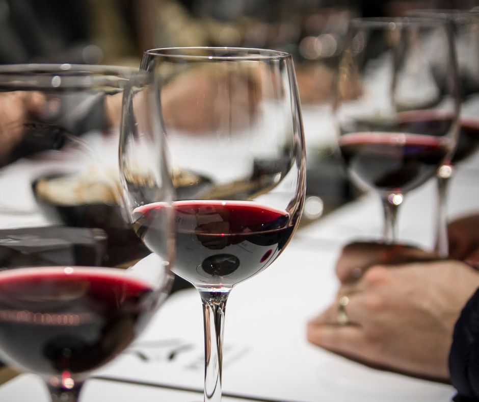 Kraj fałszujący jedzenie- Pyszności/ źródło: Canva