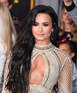 Demi Lovato zrezygnowała z bielizny i zrobiła furorę na rozdaniu Grammy 2017