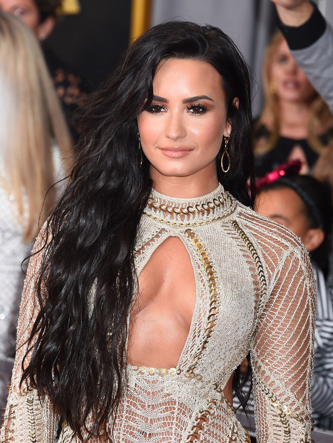Demi Lovato zrezygnowała z bielizny i zrobiła furorę na rozdaniu Grammy 2017