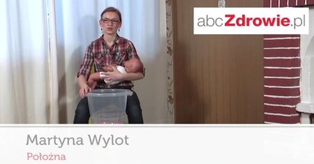 Jak kąpać niemowlę w wiaderku?