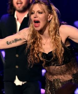 Courtney Love napadnięta. Zaatakowano samochód z gwiazdą podczas strajku taksówkarzy w Paryżu