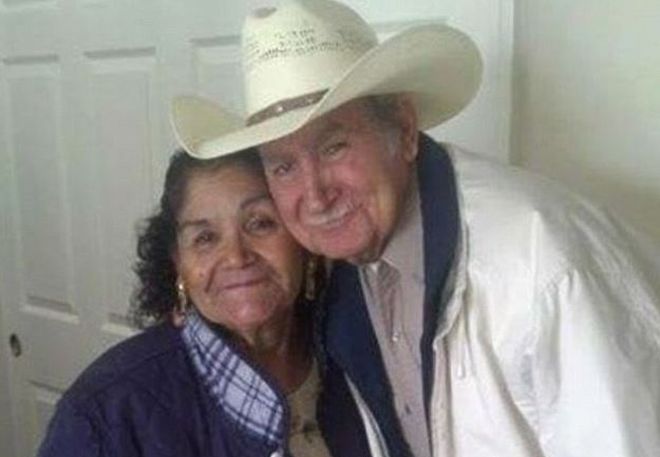 Zmarli po 55 latach małżeństwa trzymając się za ręce