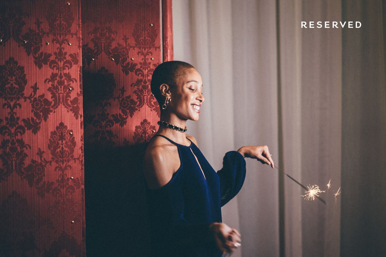 Adwoa Aboah  w świątecznej kampanii Reserved 