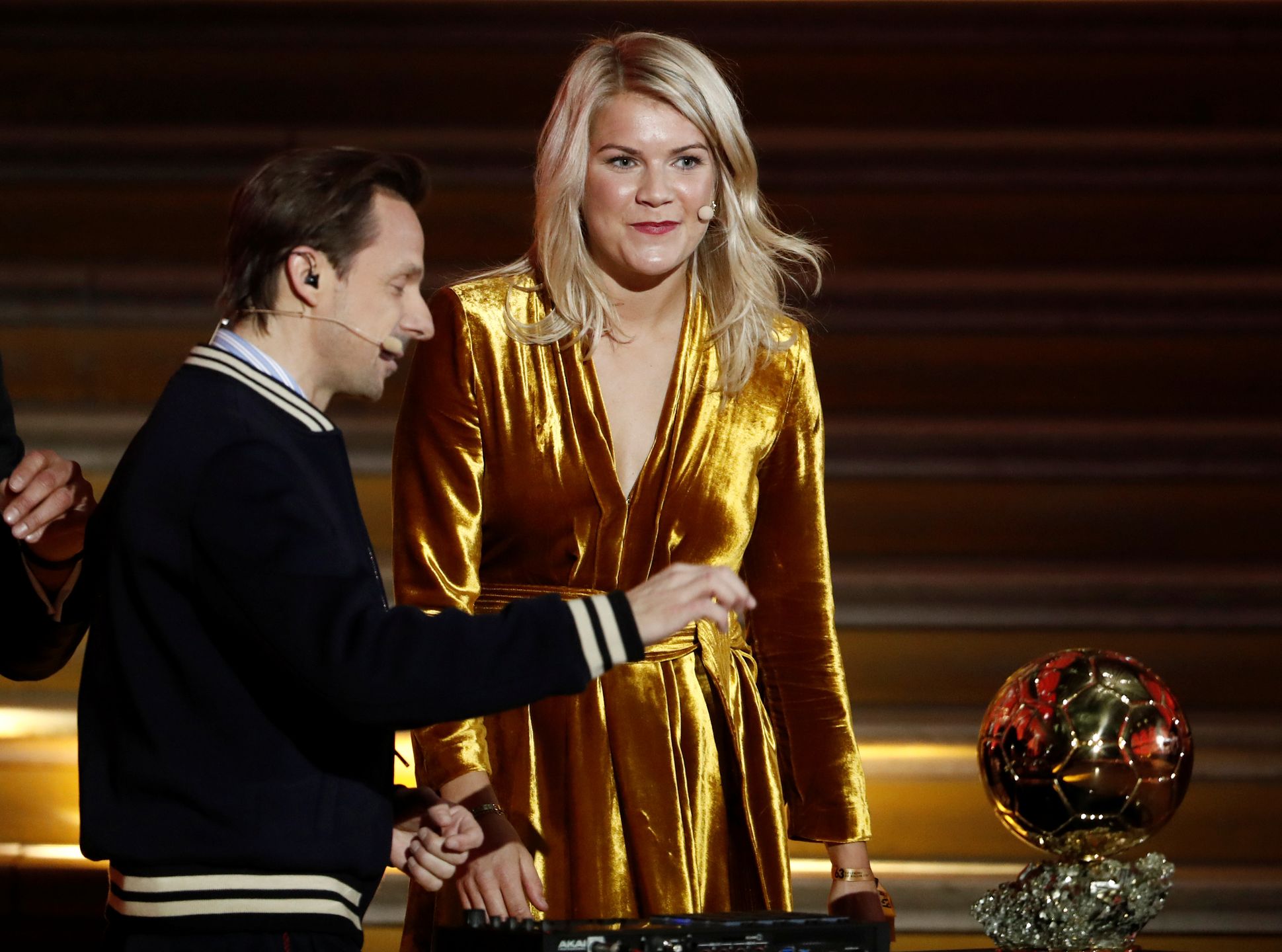 Ada Hegerberg jako pierwsza kobieta na świecie dostała Złotą Piłkę. 