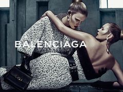 Kate Moss i Lara Stone w jesienno - zimowej kampanii 2015 Balenciaga