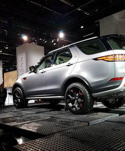 Land Rover wyciągnął duże działa we Frankfurcie. Na targach pokazał potężnego Discovery SVX