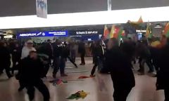 Bijatyka z udziałem 200 osób na lotnisku w Hanowerze. Policja użyła gazu łzawiącego