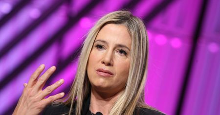 Mira Sorvino ze łzami w oczach: jestem ofiarą gwałtu
