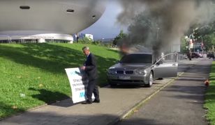 Przedsiębiorca walczy z gigantem podpalając auta
