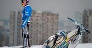 Motocyklem po dachu Spodka