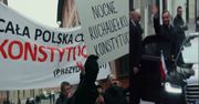 „Lepiej dyndać miękkim zwisem...". Tak działacze KOD obrażali prezydenta [WIDEO]