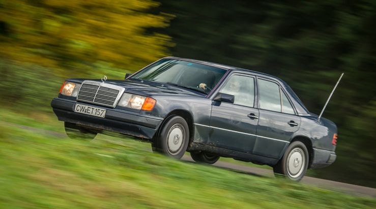 Milion kilometrów za kierownicą mercedesa w124. Ile to kosztuje?