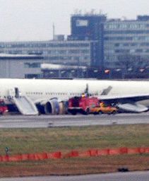 Awaria silników powodem wypadku na Heathrow