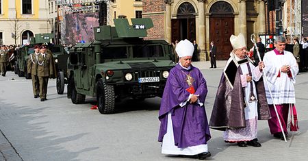 Kondukt ruszył na Wawel