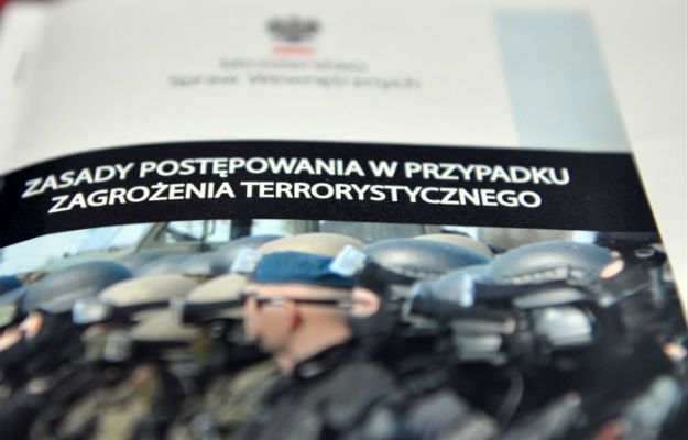 MSW przygotowuje broszury na wypadek ataków terrorystycznych w Polsce