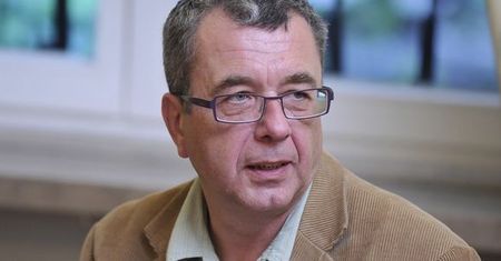 Grzegorz Miecugow daje popalić politykom