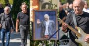 Największe legendy polskiego rocka tłumnie zjechały na pogrzeb Piotra Szkudelskiego. Na cmentarzu rozbrzmiały gitary jego przyjaciół z Perfectu