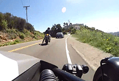 #dziejesiewmoto [42]: motocykliści o krok od śmierci, polskie drogi i niewidoczny rowerzysta