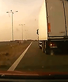 #dziejesiewmoto [51]: nie patrzył w lusterka, TIR spadł z wiaduktu i dwóch wojowników