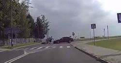 #dziejesiewmoto [173]: wypadek motocyklisty, uderzenie w słup i pirat na łuku