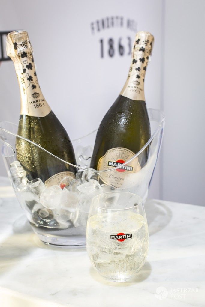 Martini w nowej ekskluzywnej butelce - 1L, cena: 49zł