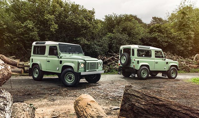 Land Rover Defender: kultowa terenówka jednak przetrwa!