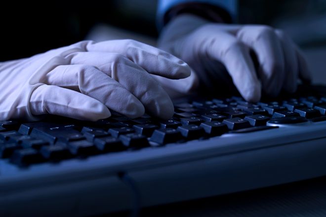 Dwaj informatycy z Łodzi oskarżeni o ponad 180 oszustw internetowych