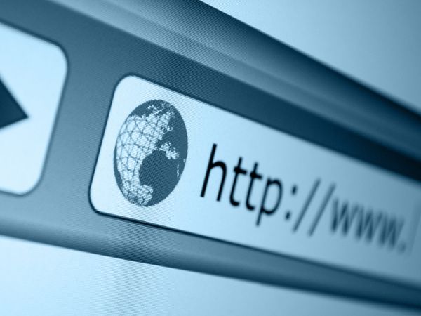 Są w internecie miejsca, w które lepiej nie zaglądać, ale są też takie strony, które każą zadać sobie tylko jedno, bardzo ważne pytanie: „czemu wcześniej o tym nie wiedziałem?” Przejrzeliśmy dla was sieć i meandrując między witrynami, które nigdy nie powinny powstać, dotarliśmy do tych kilku wyjątkowo przydatnych narzędzi, które przydadzą się na co dzień.