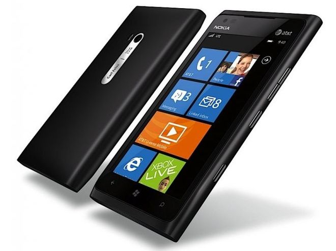 Nokia ma kłopoty z produkcją smartfonu Lumia 900