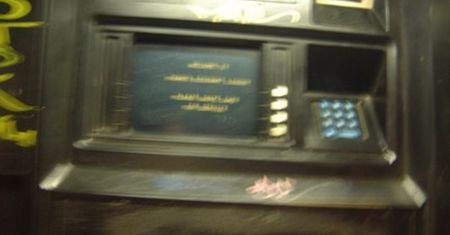 Okradali bankomaty widelcem. Złodzieje wyciągnęli 4 mln złotych