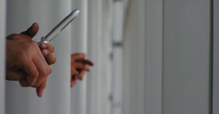 Nowa metoda wykrywania telefonów komórkowych w więzieniach